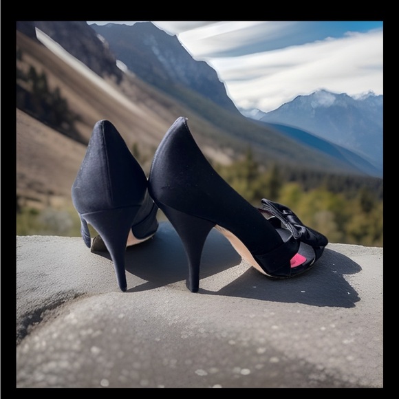 🐝 Kate Spade Sz 7.5 bow tie front open toe black sateen look leather shoes - Picture 2 of 12